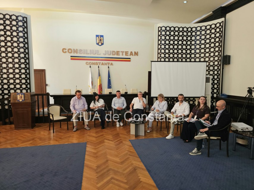 foto video dezbatere publica la constanta privind noul regulament al parcarilor publice 953275 foto video dezbatere publica la constanta privind noul regulament al parcarilor publice 953275