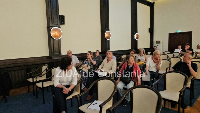 foto video dezbatere publica la constanta privind noul regulament al parcarilor publice 953275 foto video dezbatere publica la constanta privind noul regulament al parcarilor publice 953275