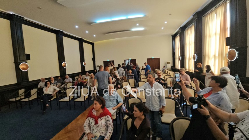 foto video dezbatere publica la constanta privind noul regulament al parcarilor publice 953275 foto video dezbatere publica la constanta privind noul regulament al parcarilor publice 953275