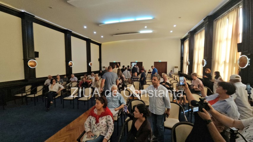 foto video dezbatere publica la constanta privind noul regulament al parcarilor publice 953275 foto video dezbatere publica la constanta privind noul regulament al parcarilor publice 953275