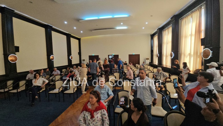 foto video dezbatere publica la constanta privind noul regulament al parcarilor publice 953275 foto video dezbatere publica la constanta privind noul regulament al parcarilor publice 953275