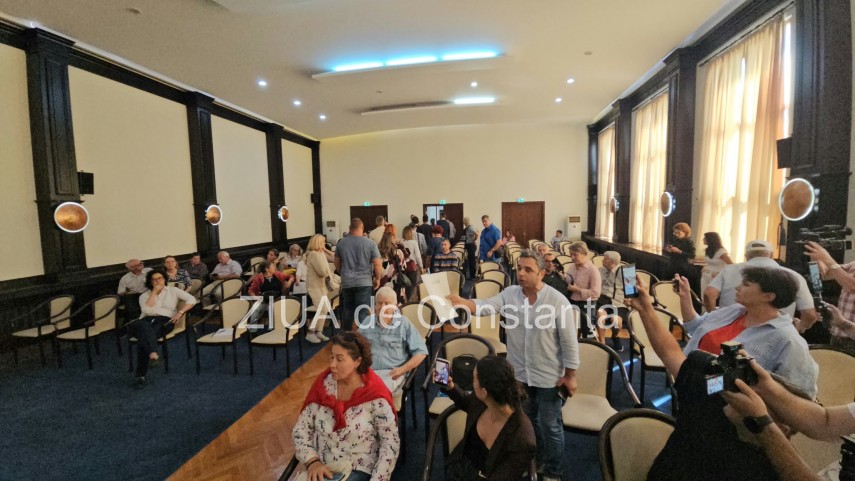 foto video dezbatere publica la constanta privind noul regulament al parcarilor publice 953275 foto video dezbatere publica la constanta privind noul regulament al parcarilor publice 953275