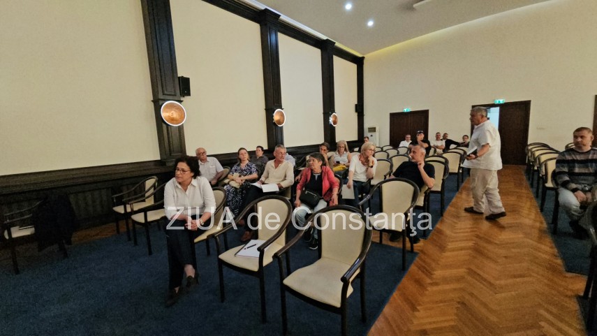 foto video dezbatere publica la constanta privind noul regulament al parcarilor publice 953275 foto video dezbatere publica la constanta privind noul regulament al parcarilor publice 953275