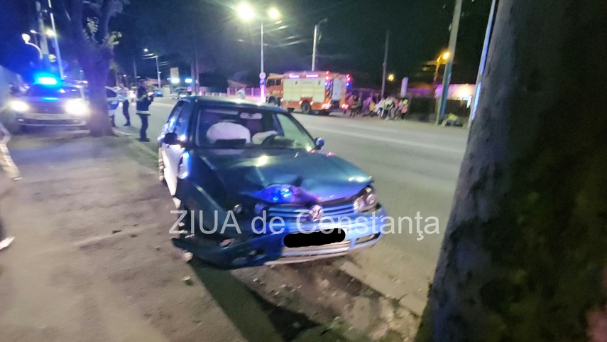accident rutier in constanta un autoturism a intrat intr un stalp de electricitate 953477 accident rutier in constanta un autoturism a intrat intr un stalp de electricitate 953477