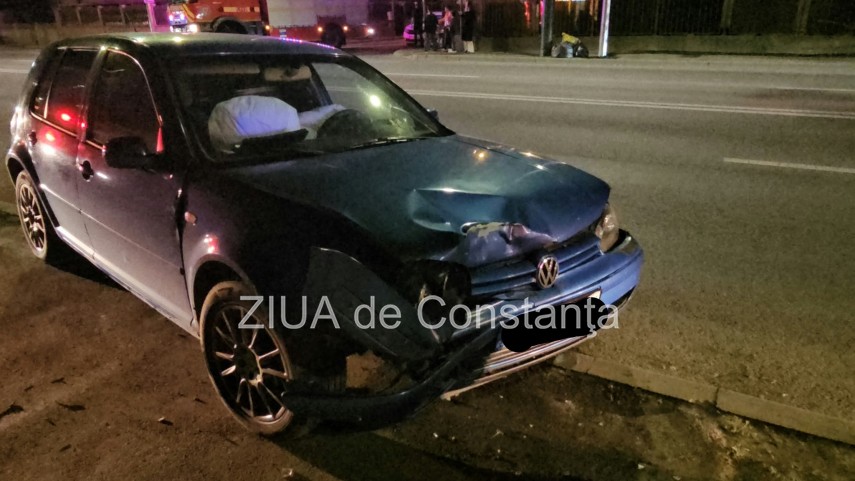 accident rutier in constanta un autoturism a intrat intr un stalp de electricitate 953477 accident rutier in constanta un autoturism a intrat intr un stalp de electricitate 953477
