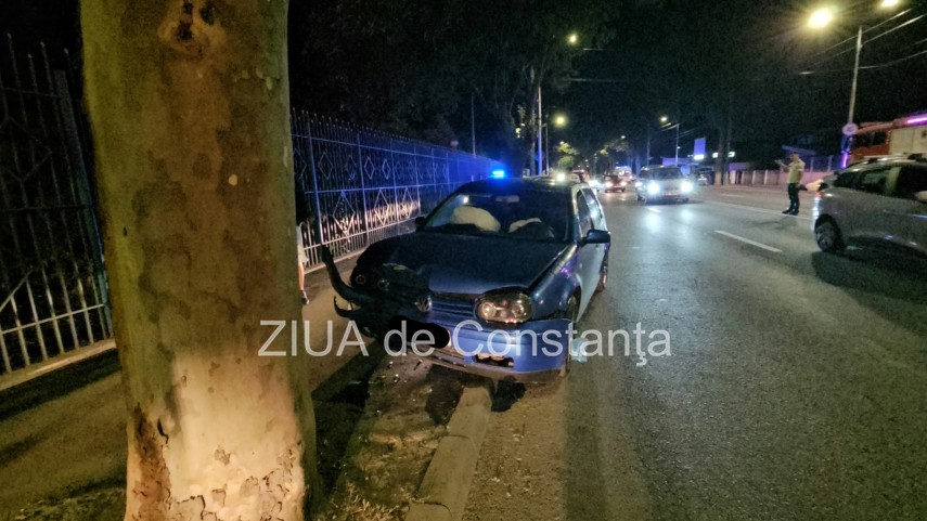 accident rutier in constanta un autoturism a intrat intr un stalp de electricitate 953477 accident rutier in constanta un autoturism a intrat intr un stalp de electricitate 953477