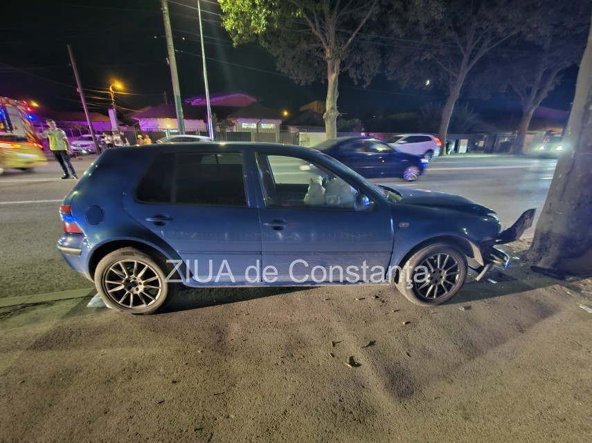 accident rutier in constanta un autoturism a intrat intr un stalp de electricitate 953477 accident rutier in constanta un autoturism a intrat intr un stalp de electricitate 953477