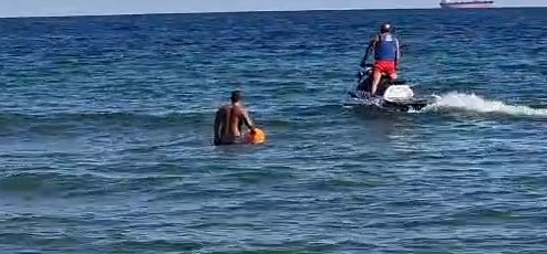 foto video incident pe plaja belona din constanta un barbat de 62 de ani din urziceni a fost scos la foto video incident pe plaja belona din constanta un barbat de 62 de ani din urziceni a fost scos la