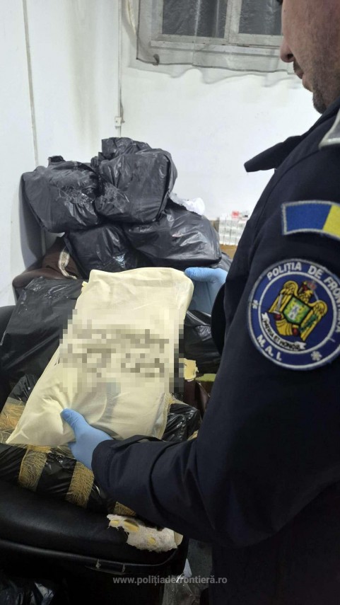 foto captura de 2 5 milioane de lei in actiuni tip blitz peste 9 000 de produse contrafacute descoperite foto captura de 2 5 milioane de lei in actiuni tip blitz peste 9 000 de produse contrafacute descoperite