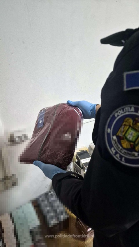 foto captura de 2 5 milioane de lei in actiuni tip blitz peste 9 000 de produse contrafacute descoperite foto captura de 2 5 milioane de lei in actiuni tip blitz peste 9 000 de produse contrafacute descoperite