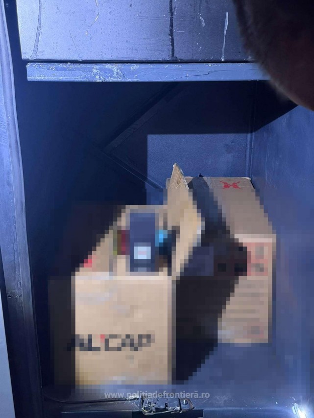 foto captura de 2 5 milioane de lei in actiuni tip blitz peste 9 000 de produse contrafacute descoperite foto captura de 2 5 milioane de lei in actiuni tip blitz peste 9 000 de produse contrafacute descoperite