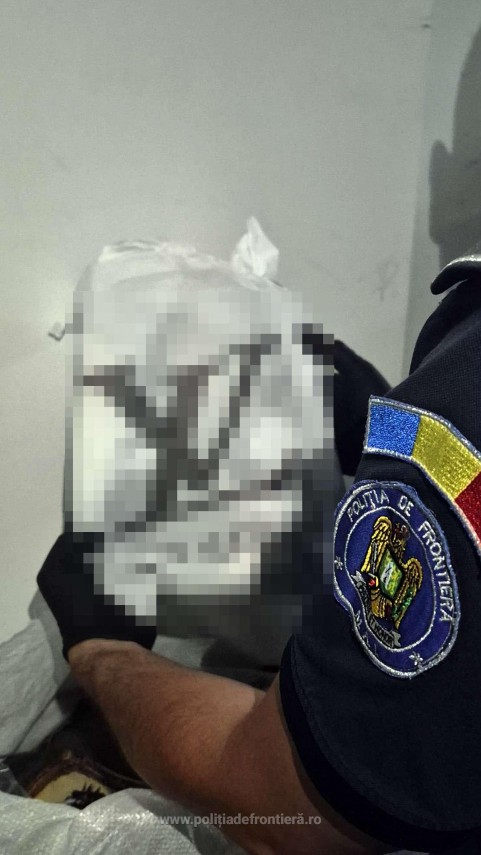 foto captura de 2 5 milioane de lei in actiuni tip blitz peste 9 000 de produse contrafacute descoperite foto captura de 2 5 milioane de lei in actiuni tip blitz peste 9 000 de produse contrafacute descoperite
