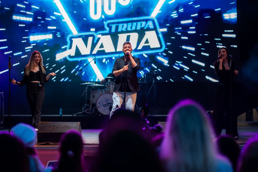 foto omd mamaia constanta pregateste finalul sezonului concerte live si intrare libera in piateta cazino foto omd mamaia constanta pregateste finalul sezonului concerte live si intrare libera in piateta cazino