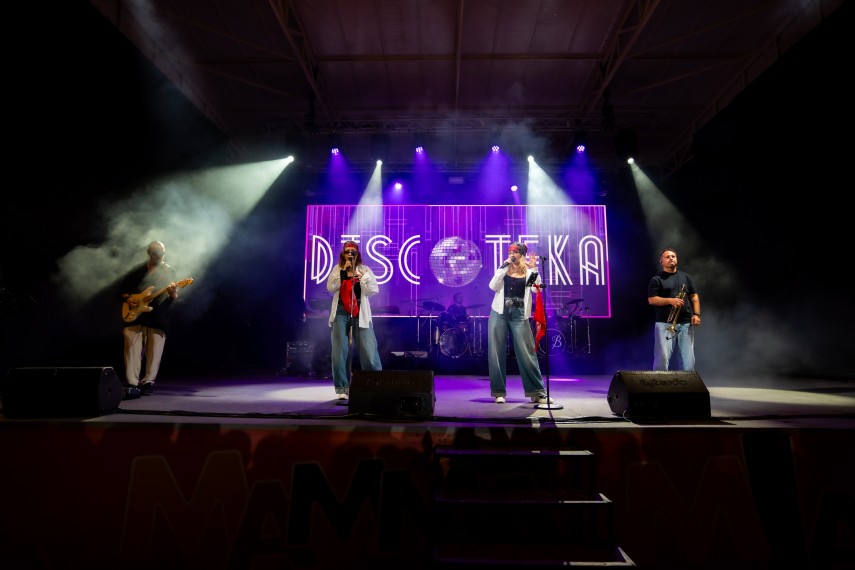 foto omd mamaia constanta pregateste finalul sezonului concerte live si intrare libera in piateta cazino foto omd mamaia constanta pregateste finalul sezonului concerte live si intrare libera in piateta cazino