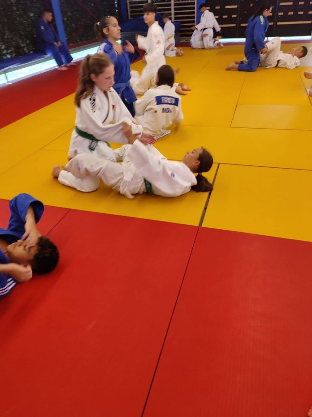 cs marina constanta stefan avram a urcat pe podium la campionatul balcanic de ju jitsu munca disciplina cs marina constanta stefan avram a urcat pe podium la campionatul balcanic de ju jitsu munca disciplina