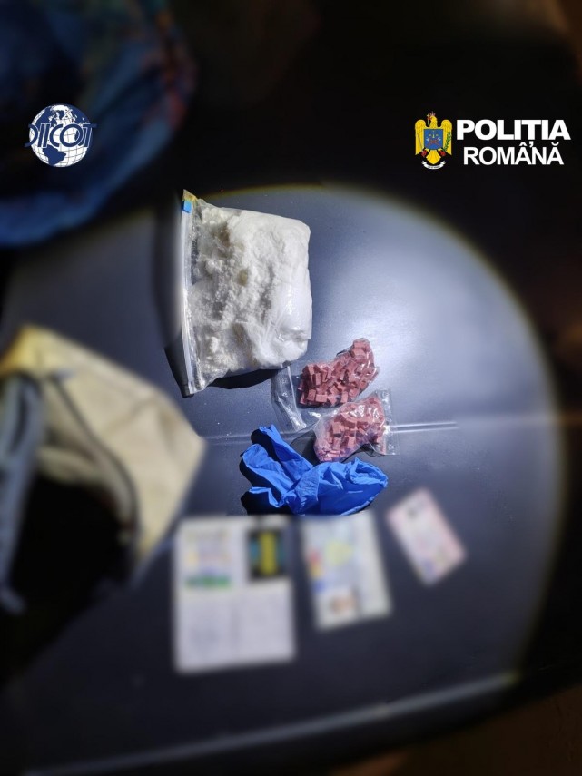 trei indivizi suspectati de trafic de droguri de mare risc retinuti de procurorii diicot 953586 trei indivizi suspectati de trafic de droguri de mare risc retinuti de procurorii diicot 953586