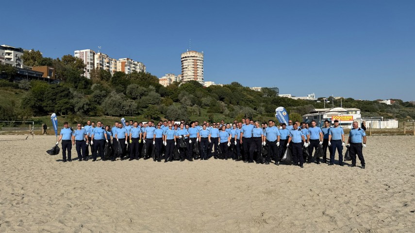 foto jandarmii constanteni alaturi de familii la ziua de curatenie nationala 2026 peste 70 de jandarmi foto jandarmii constanteni alaturi de familii la ziua de curatenie nationala 2026 peste 70 de jandarmi