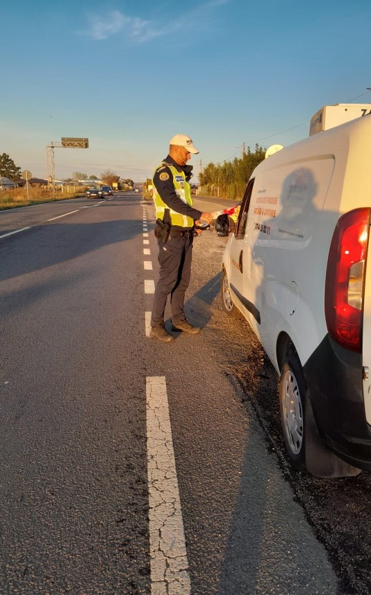 foto bilant rutier la tulcea sute de sanctiuni contraventionale si zeci de permise retinute de politisti foto bilant rutier la tulcea sute de sanctiuni contraventionale si zeci de permise retinute de politisti