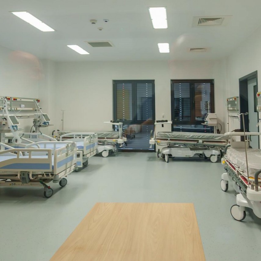 foto presedintele nicusor dan la inaugurarea spitalului clinic judetean de urgenta bistrita da romania foto presedintele nicusor dan la inaugurarea spitalului clinic judetean de urgenta bistrita da romania