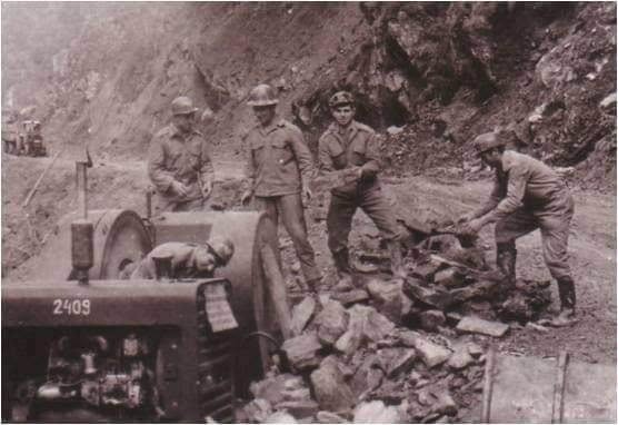 foto unul dintre cele mai spectaculoase drumuri din romania la ceas aniversar 52 de ani de transfagarasan foto unul dintre cele mai spectaculoase drumuri din romania la ceas aniversar 52 de ani de transfagarasan