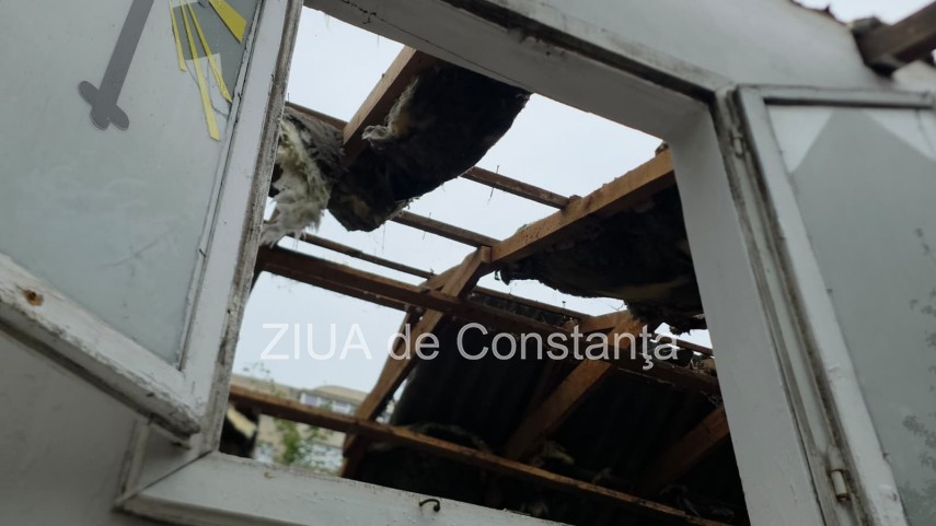 foto video au inceput lucrarile de demontare a bisericii de pe trotuar din zona macul rosu din constanta foto video au inceput lucrarile de demontare a bisericii de pe trotuar din zona macul rosu din constanta
