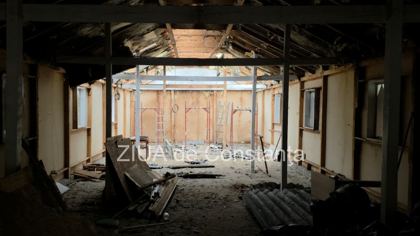 foto video au inceput lucrarile de demontare a bisericii de pe trotuar din zona macul rosu din constanta foto video au inceput lucrarile de demontare a bisericii de pe trotuar din zona macul rosu din constanta