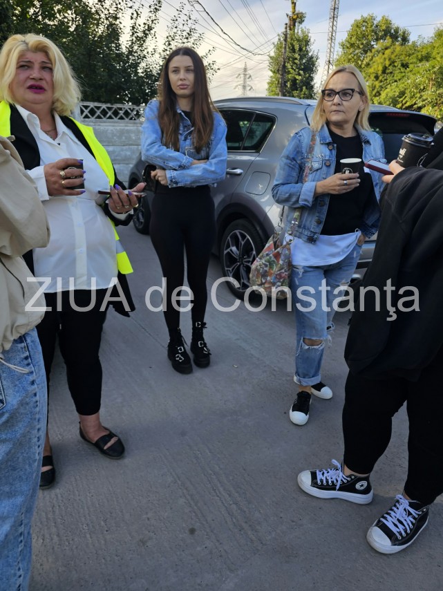 foto video angajatii magnum games protesteaza chiar in aceste momente in fata sediului din constanta foto video angajatii magnum games protesteaza chiar in aceste momente in fata sediului din constanta