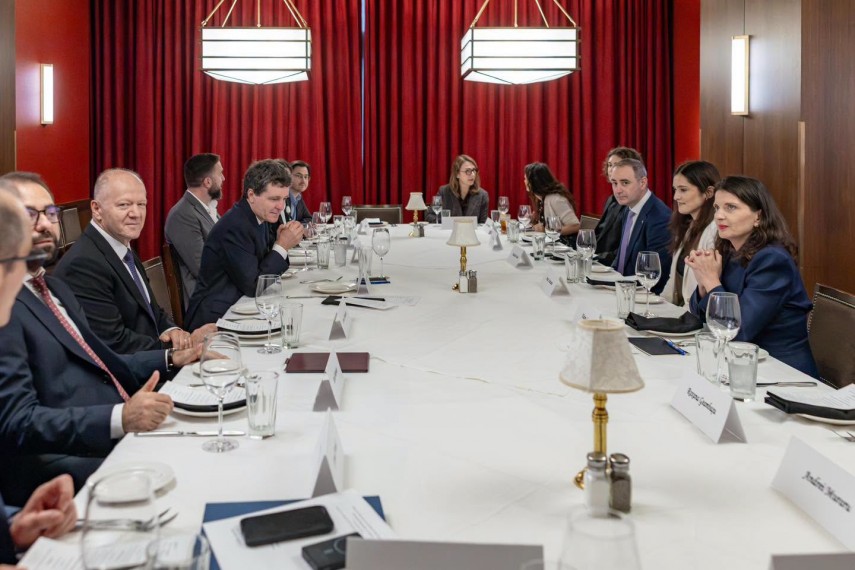 foto nicusor dan intalnire cu antreprenorii romani din sua programul diaspora investeste acasa prezentat foto nicusor dan intalnire cu antreprenorii romani din sua programul diaspora investeste acasa prezentat