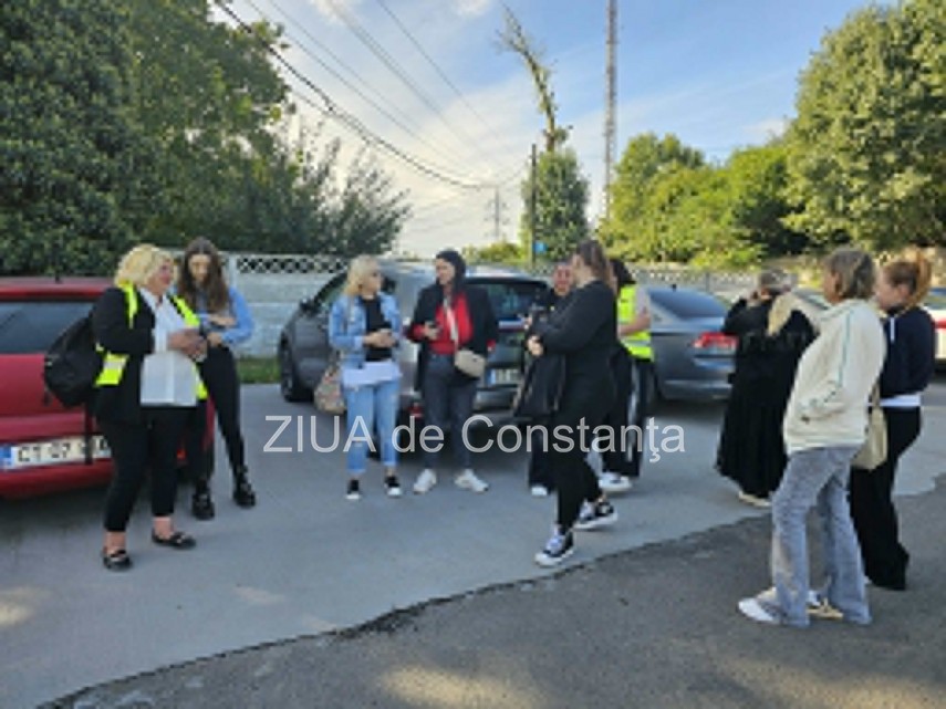 foto video angajatii magnum games protesteaza chiar in aceste momente in fata sediului din constanta foto video angajatii magnum games protesteaza chiar in aceste momente in fata sediului din constanta
