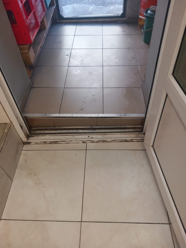 foto controale ale protectiei consumatorilor amenzi de 130 000 de lei si zeci de nereguli la operatorii foto controale ale protectiei consumatorilor amenzi de 130 000 de lei si zeci de nereguli la operatorii