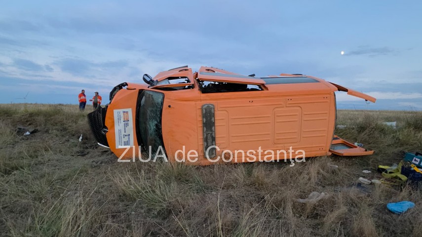 stiri constanta azi foto video update accident pe dn22 la intrarea in sacele cu microbuz rasturnat sase stiri constanta azi foto video update accident pe dn22 la intrarea in sacele cu microbuz rasturnat sase