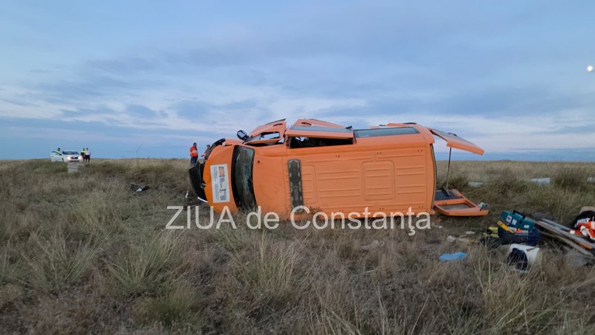 stiri constanta azi foto video update accident pe dn22 la intrarea in sacele cu microbuz rasturnat sase stiri constanta azi foto video update accident pe dn22 la intrarea in sacele cu microbuz rasturnat sase