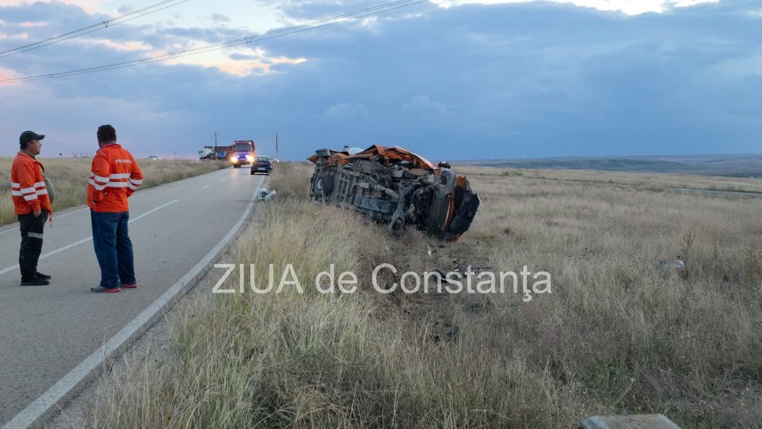 stiri constanta azi foto video update accident pe dn22 la intrarea in sacele cu microbuz rasturnat sase stiri constanta azi foto video update accident pe dn22 la intrarea in sacele cu microbuz rasturnat sase