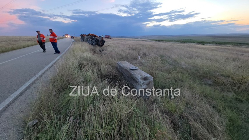 stiri constanta azi foto video update accident pe dn22 la intrarea in sacele cu microbuz rasturnat sase stiri constanta azi foto video update accident pe dn22 la intrarea in sacele cu microbuz rasturnat sase