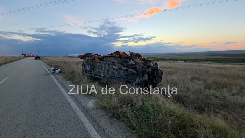 stiri constanta azi foto video update accident pe dn22 la intrarea in sacele cu microbuz rasturnat sase stiri constanta azi foto video update accident pe dn22 la intrarea in sacele cu microbuz rasturnat sase