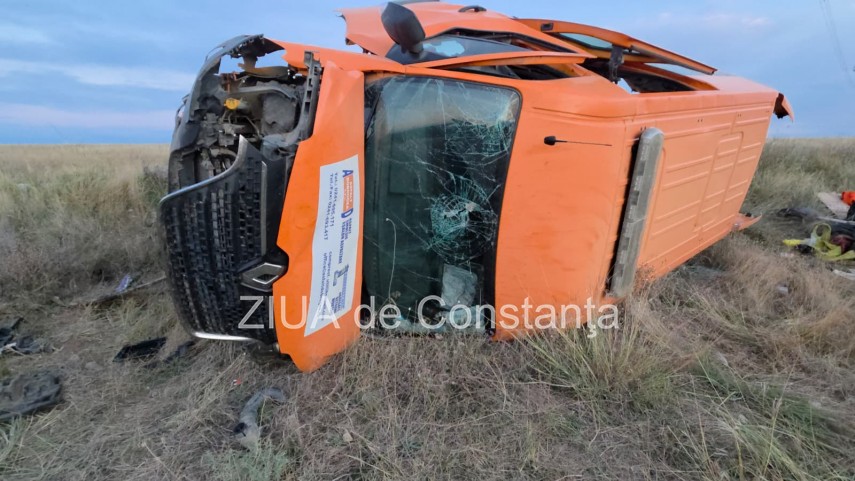 stiri constanta azi foto video update accident pe dn22 la intrarea in sacele cu microbuz rasturnat sase stiri constanta azi foto video update accident pe dn22 la intrarea in sacele cu microbuz rasturnat sase