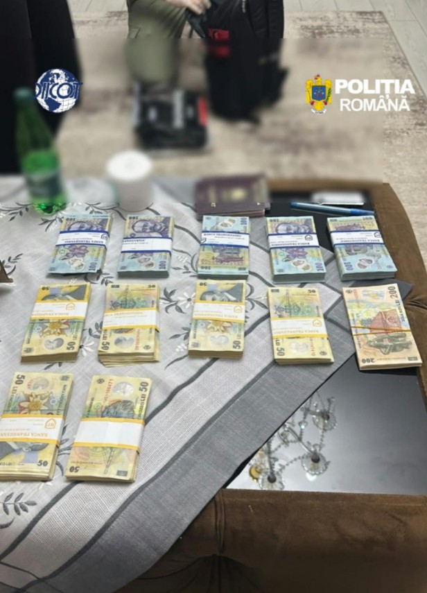 cinci persoane retinute pentru trafic de droguri de mare risc peste doua kilograme de cocaina transportate cinci persoane retinute pentru trafic de droguri de mare risc peste doua kilograme de cocaina transportate