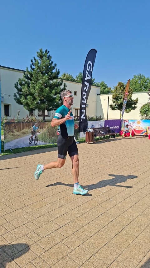 de la mic la mare sportivii de la trident triathlon team constanta pe podium la unstoppable triathlon de la mic la mare sportivii de la trident triathlon team constanta pe podium la unstoppable triathlon