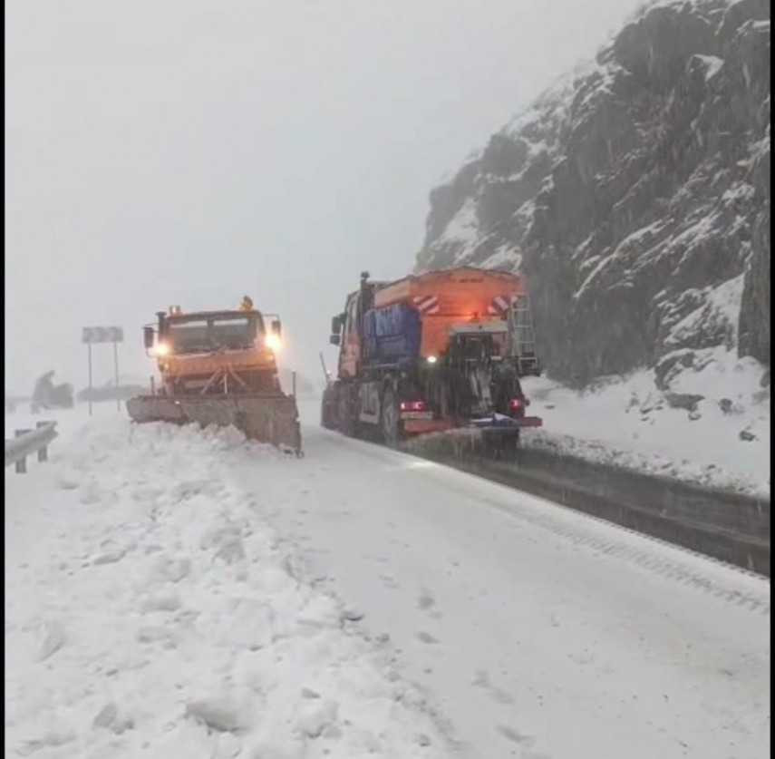 video atentie soferi a nins seara trecuta pe transfagarasan 954089 video atentie soferi a nins seara trecuta pe transfagarasan 954089