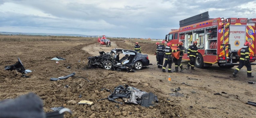 foto tragedie in judetul iasi trei morti printre care doi copii si doi raniti in urma unui accident rutier foto tragedie in judetul iasi trei morti printre care doi copii si doi raniti in urma unui accident rutier