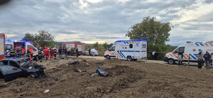 foto tragedie in judetul iasi trei morti printre care doi copii si doi raniti in urma unui accident rutier foto tragedie in judetul iasi trei morti printre care doi copii si doi raniti in urma unui accident rutier