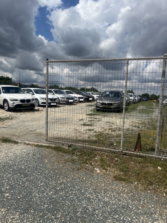 terenul vizavi de centrul comercial vivo pe care este amenajat un parc auto scos la vanzare de anaf document terenul vizavi de centrul comercial vivo pe care este amenajat un parc auto scos la vanzare de anaf document