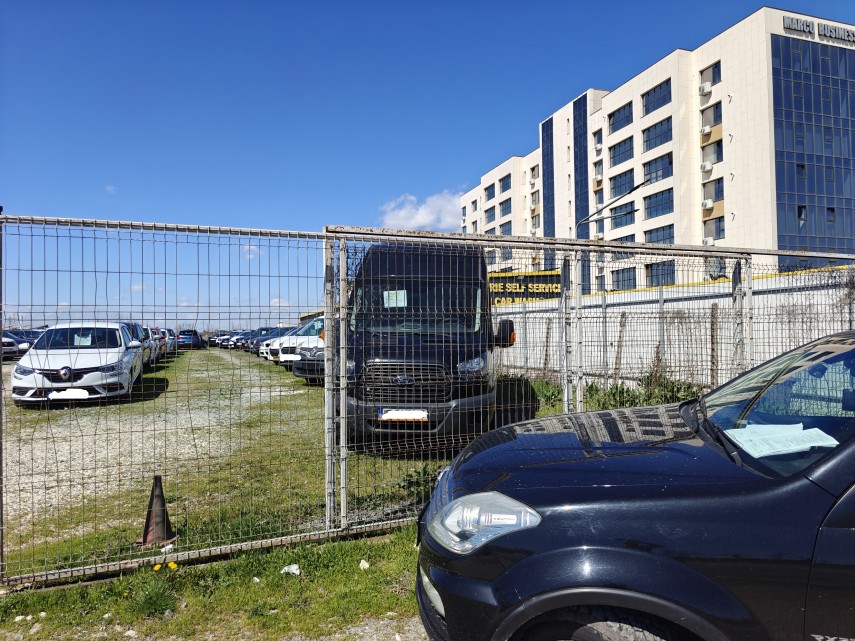 terenul vizavi de centrul comercial vivo pe care este amenajat un parc auto scos la vanzare de anaf document terenul vizavi de centrul comercial vivo pe care este amenajat un parc auto scos la vanzare de anaf document