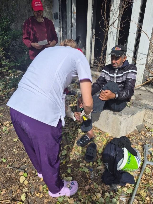 arimex comexim 2000 srl foto drama unui fost gardian din navodari bolnav fara locuinta si cu rani grave arimex comexim 2000 srl foto drama unui fost gardian din navodari bolnav fara locuinta si cu rani grave