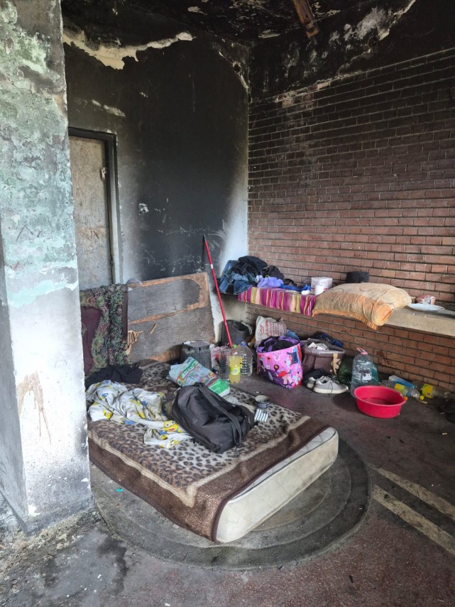 arimex comexim 2000 srl foto drama unui fost gardian din navodari bolnav fara locuinta si cu rani grave arimex comexim 2000 srl foto drama unui fost gardian din navodari bolnav fara locuinta si cu rani grave