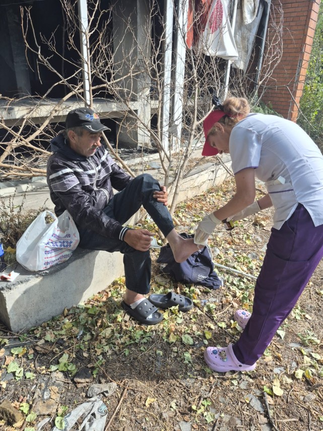 arimex comexim 2000 srl foto drama unui fost gardian din navodari bolnav fara locuinta si cu rani grave arimex comexim 2000 srl foto drama unui fost gardian din navodari bolnav fara locuinta si cu rani grave