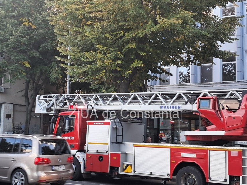 foto incendiu la un apartament de pe bulevardul tomis din constanta 954344 foto incendiu la un apartament de pe bulevardul tomis din constanta 954344