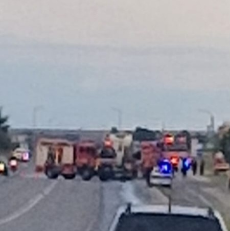 stiri constanta alerta in navodari un camion a luat foc in zona rompetrol foto 954490 stiri constanta alerta in navodari un camion a luat foc in zona rompetrol foto 954490