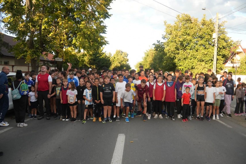 peste 300 de participanti la cross by night beactive de la cumpana fiecare copil care s a asezat la linia peste 300 de participanti la cross by night beactive de la cumpana fiecare copil care s a asezat la linia