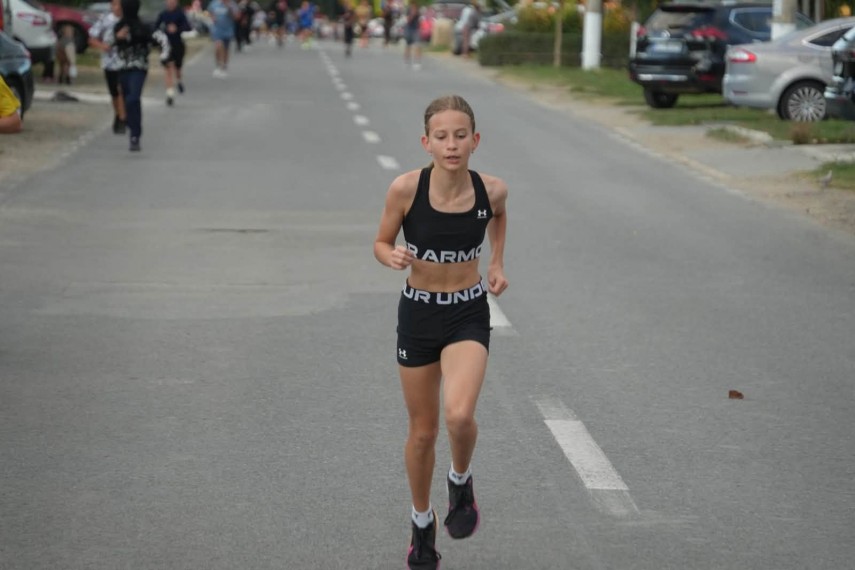 peste 300 de participanti la cross by night beactive de la cumpana fiecare copil care s a asezat la linia peste 300 de participanti la cross by night beactive de la cumpana fiecare copil care s a asezat la linia